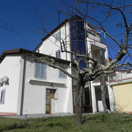 Affittacamere Borgo Degli Artisti Boutique Rooms Serricciolo Bagian luar foto