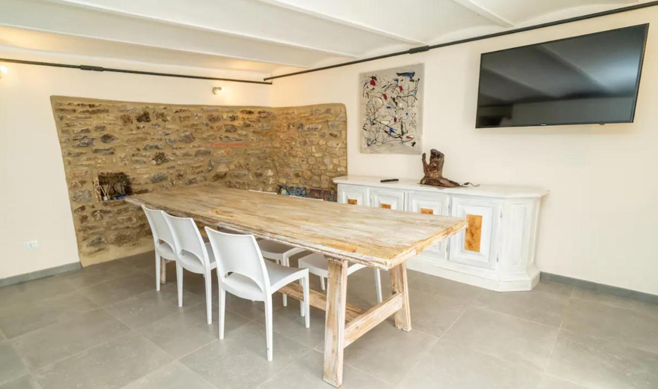 Affittacamere Borgo Degli Artisti Boutique Rooms Serricciolo Bagian luar foto