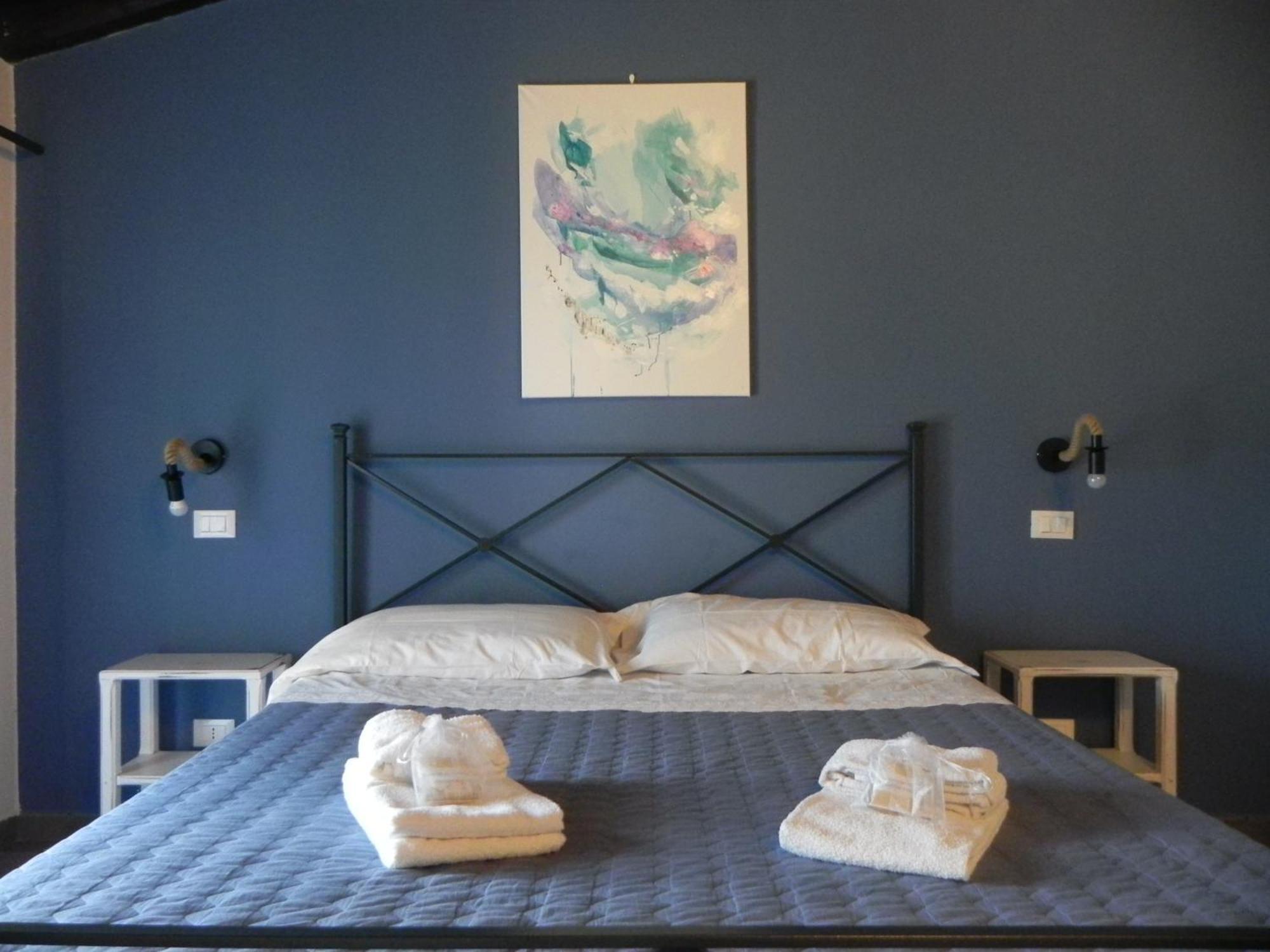 Affittacamere Borgo Degli Artisti Boutique Rooms Serricciolo Bagian luar foto
