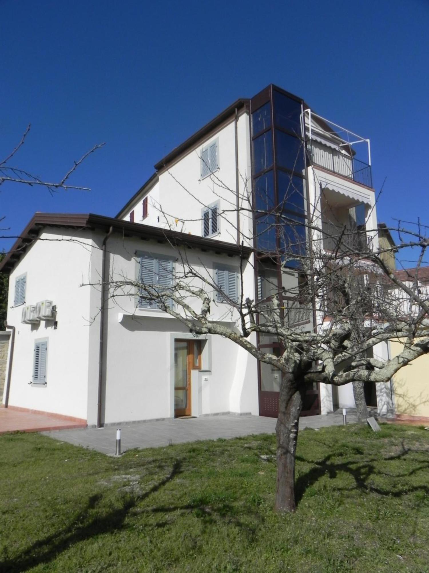 Affittacamere Borgo Degli Artisti Boutique Rooms Serricciolo Bagian luar foto