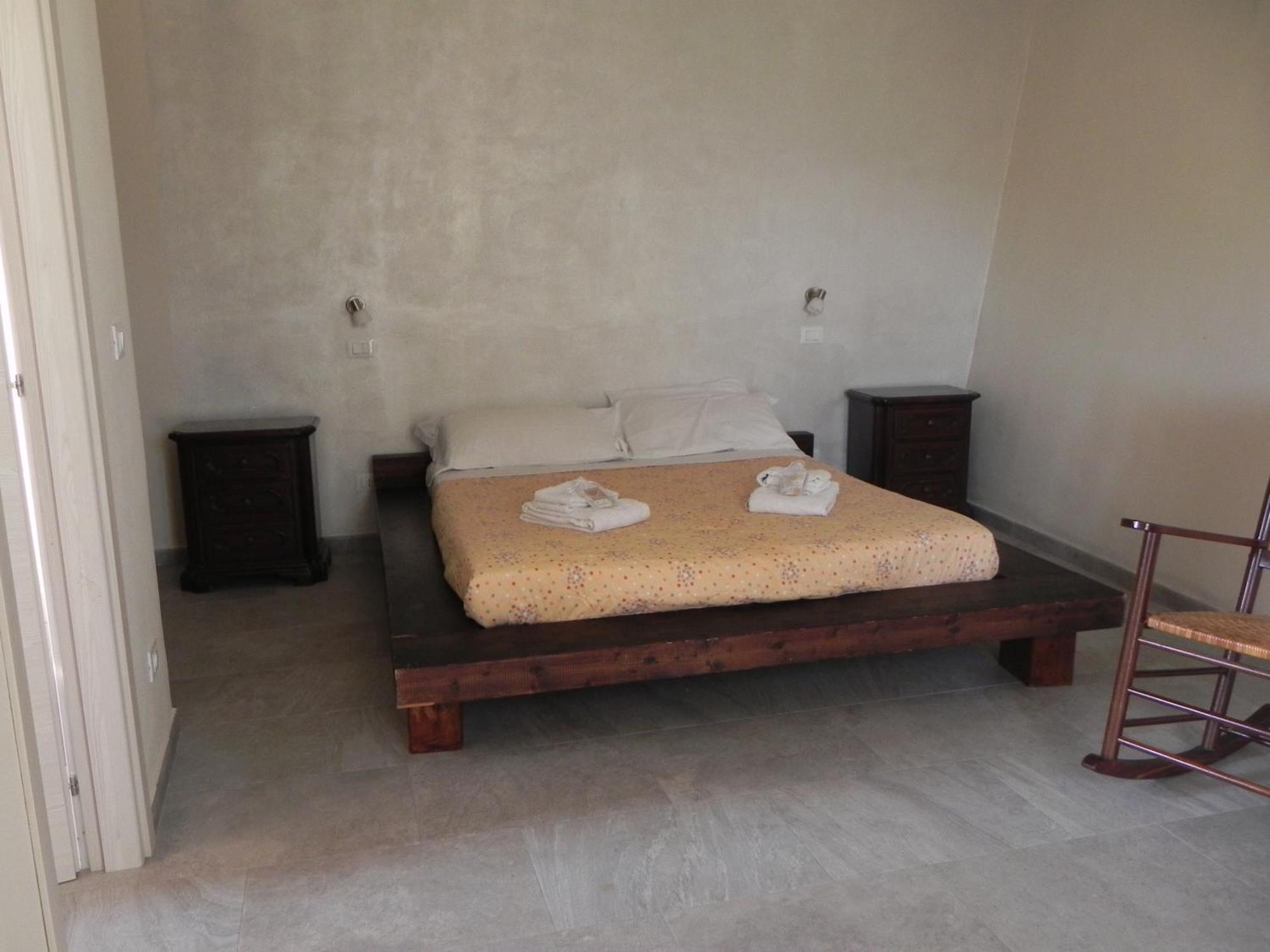 Affittacamere Borgo Degli Artisti Boutique Rooms Serricciolo Bagian luar foto